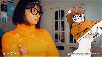 Velma Fucks Dragon Creampie and BJ - Cosplay Velma Scooby doo - Fazendo boquete ate gozar na boca