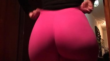 26yr old pawg wife wearing leggings