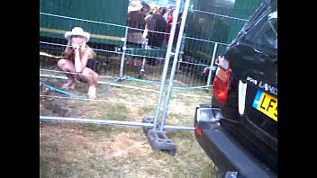 festival piss voyeur (with smartphone)