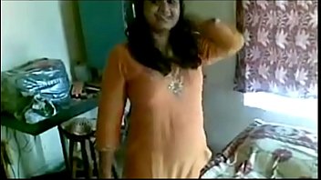 Hot bhabhi exposing dark black pussy removing cloths